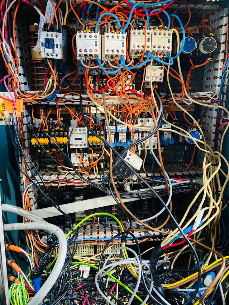 Students assembling a solar installation system